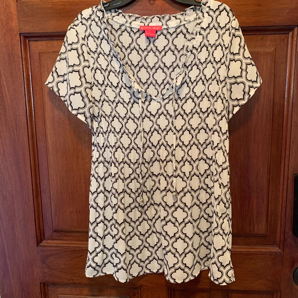 Sunny Leigh black and white blouse